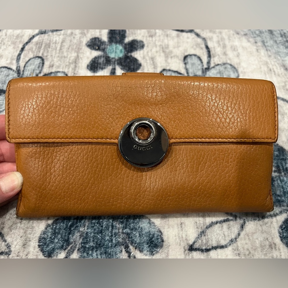 Gucci Eclipse Insignia Long Leather Wallet